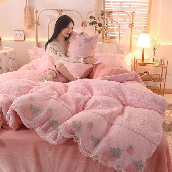bedding sets lace lamb cashmere fleece flannel set winter bedclothes pink embroidery flat sheet pillowcase 3/4pcs 2021 princess1
bedding sets lace lamb cashmere fleece flannel set winter bedclothes pink embroidery flat sheet pillowcase 3/4pcs 2021 princess1