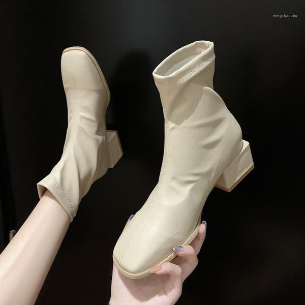 boots women spring 2021 korean version of the british style black casual thick heel short q11-051
boots women spring 2021 korean version of the british style black casual thick heel short q11-051
