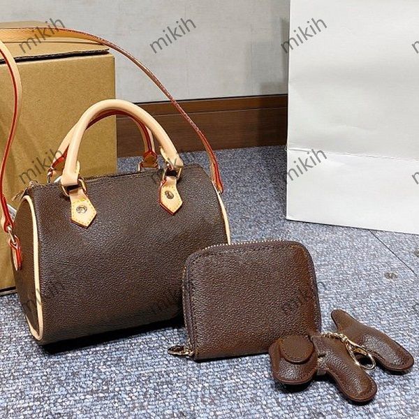 factory fashion womens bags classic printing design high-end handbag three-piece high-quality womens bag 16cm mini shoulder bag
factory fashion womens bags classic printing design high-end handbag three-piece high-quality womens bag 16cm mini shoulder bag