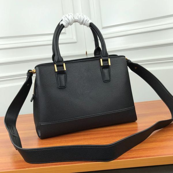 classic women shoulder bagsflower printing bag strap crossbody shoulder bag crocodile skin lattice bag genuine leather handbag 30cm
classic women shoulder bagsflower printing bag strap crossbody shoulder bag crocodile skin lattice bag genuine leather handbag 30cm
