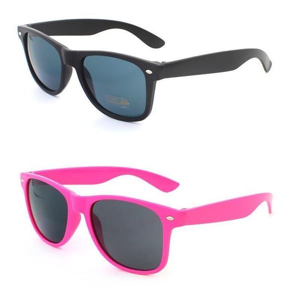 womens and mens most modern beach sunglass plastic classic style sunglasses 17 color 2021, White;black
womens and mens most modern beach sunglass plastic classic style sunglasses 17 color 2021, White;black