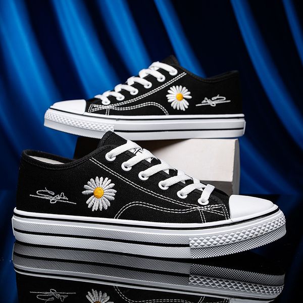 daisy canvas men 2020 new korean version three times vulcanized board college small white leisure sports men's shoes c1212, Black;white
daisy canvas men 2020 new korean version three times vulcanized board college small white leisure sports men's shoes c1212, Black;white