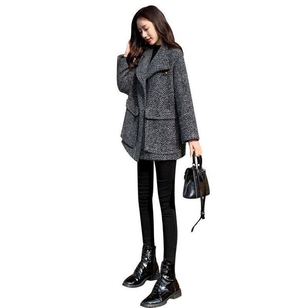 herringbone woolen coat women autumn and winter all-match 2020 new plaid loose mid-length small woolen coat, Black
herringbone woolen coat women autumn and winter all-match 2020 new plaid loose mid-length small woolen coat, Black