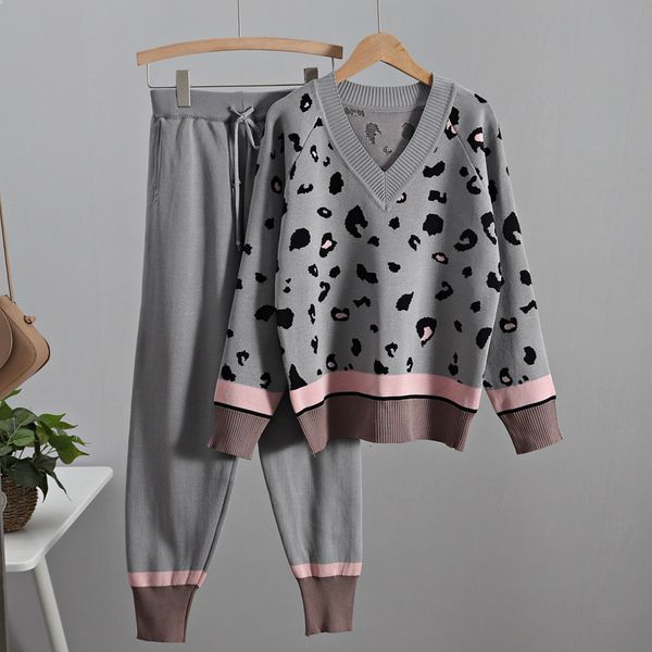2021 new spring tracksuits 2 piece sets women costume v neck pullover sweater + knitted pencil pants suits lw8g, White;black
2021 new spring tracksuits 2 piece sets women costume v neck pullover sweater + knitted pencil pants suits lw8g, White;black