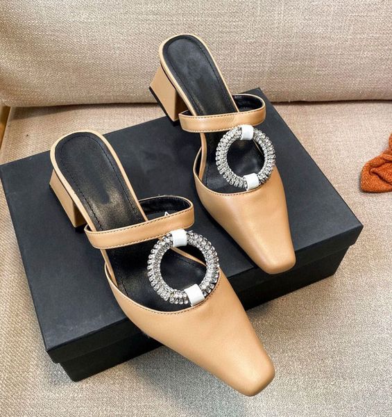 2021 cow leather shallow slippers mouth thick heel high heel ring drill buckle for women, Black
2021 cow leather shallow slippers mouth thick heel high heel ring drill buckle for women, Black