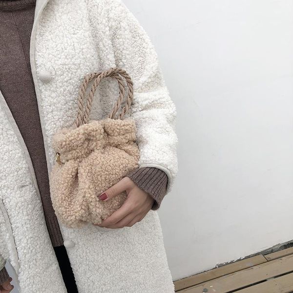shoulder bags fashion autumn and winter korean plush bag women's handbag warm cute lamb hair bucket hand messenger crossbody for women
shoulder bags fashion autumn and winter korean plush bag women's handbag warm cute lamb hair bucket hand messenger crossbody for women