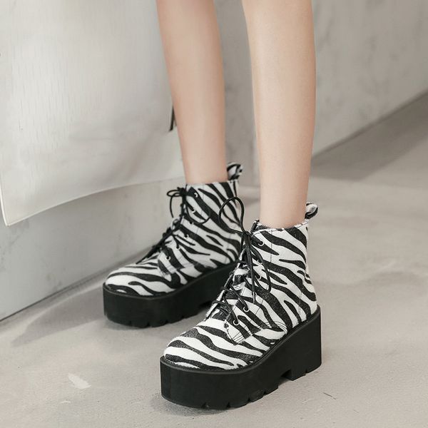 2020 fashionable zebra platform stripes of women high-heeled punk shoes gothic ankle biker motorcycle fight boots, Black
2020 fashionable zebra platform stripes of women high-heeled punk shoes gothic ankle biker motorcycle fight boots, Black