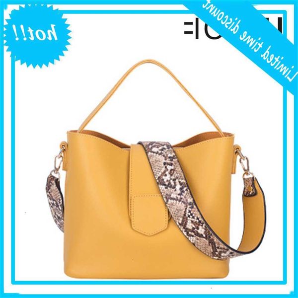 cups women 2019 new korean emmer bags simple casual snake skin shoulder large capacity handbags ladies evening clutch 
cups women 2019 new korean emmer bags simple casual snake skin shoulder large capacity handbags ladies evening clutch