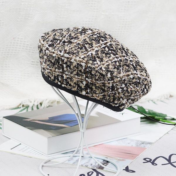 berets 2021 style graceful beret female autumn and winter fashion all-match painter cap british retro canvas plaid hat, Blue;gray
berets 2021 style graceful beret female autumn and winter fashion all-match painter cap british retro canvas plaid hat, Blue;gray