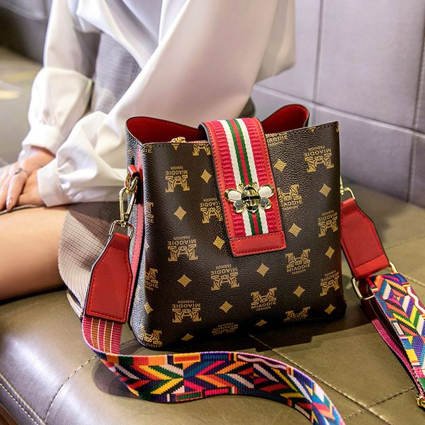 bag womens bag new fashion all-match bee wide shoulder strap bucket bag autumn shoulder messenger small fashion
bag womens bag new fashion all-match bee wide shoulder strap bucket bag autumn shoulder messenger small fashion