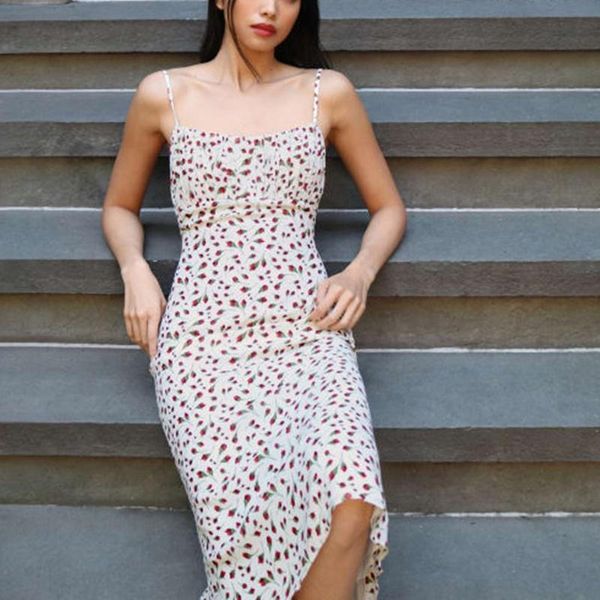casual dresses 2021 women chiffon v neck dress floral straight party elegant female summer spaghetti strap, Black;gray
casual dresses 2021 women chiffon v neck dress floral straight party elegant female summer spaghetti strap, Black;gray