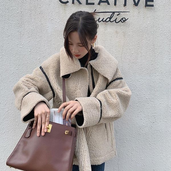autumn and winter new women's lamb coat women's short retro thick camel fur coat, Black
autumn and winter new women's lamb coat women's short retro thick camel fur coat, Black