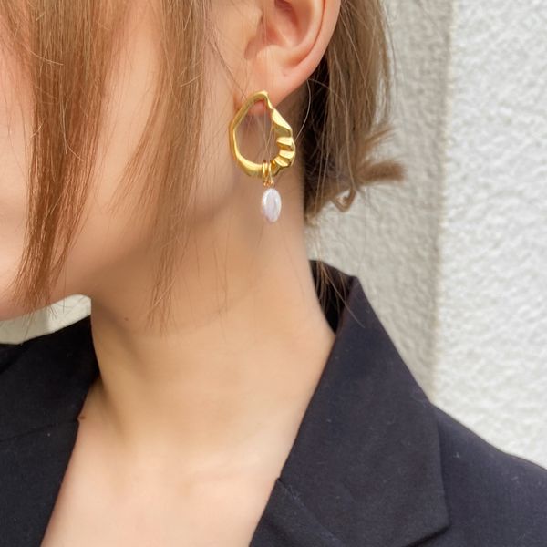 charm designer earrings luxury jewelry girls women pearl female asymmetric carved embossed antique metal fashion gold, Golden
charm designer earrings luxury jewelry girls women pearl female asymmetric carved embossed antique metal fashion gold, Golden
