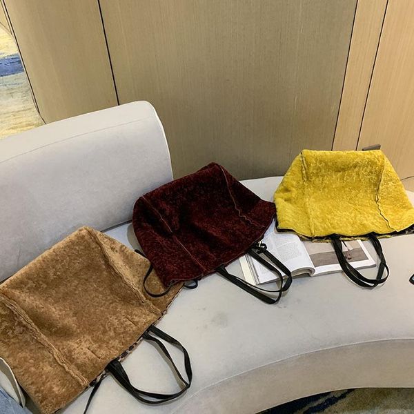super fire plush leopard print double-sided shopping bag large capacity tote bag women 2020 new fashion one shoulder handbag
super fire plush leopard print double-sided shopping bag large capacity tote bag women 2020 new fashion one shoulder handbag