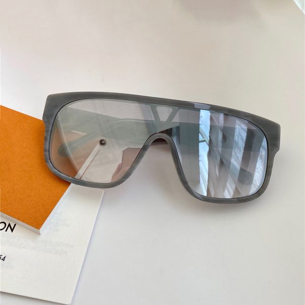 1258 new fashion sunglasses with uv protection for men and women vintage square frame one-piece lens popular come with, White;black
1258 new fashion sunglasses with uv protection for men and women vintage square frame one-piece lens popular come with, White;black