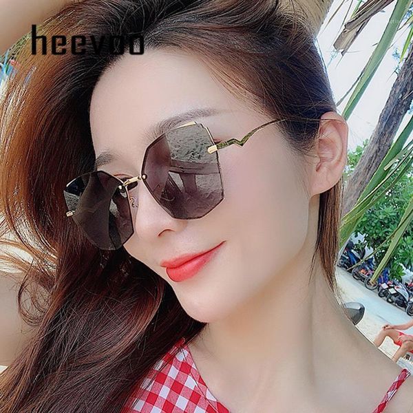female sunglasses brand designer oversize sun glasses fashion women decoration classic eyewear men sunglasses uv400 protuction1, White;black
female sunglasses brand designer oversize sun glasses fashion women decoration classic eyewear men sunglasses uv400 protuction1, White;black