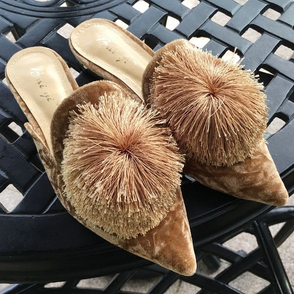 2021 new muller pointed hairy ball lazy slipper outside the holiday women's slippers zvu8, Black
2021 new muller pointed hairy ball lazy slipper outside the holiday women's slippers zvu8, Black
