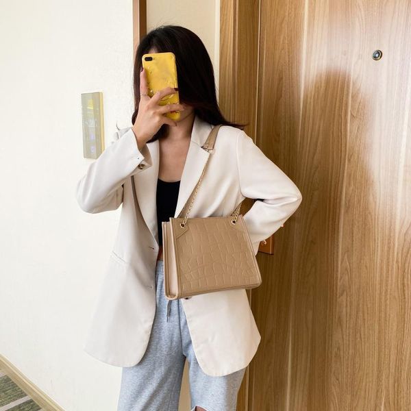 ladies fashion one-shoulder handbag all-match messenger bag fashion trend women crocodile pattern crossbody handbags vintage
ladies fashion one-shoulder handbag all-match messenger bag fashion trend women crocodile pattern crossbody handbags vintage