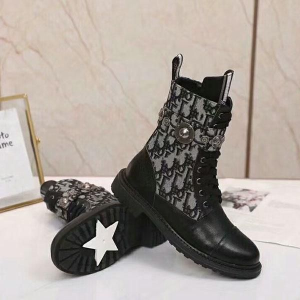 2010 fashion ladies martin boots fashion flamingo love arrow medal leather rough desert boots winter leather luxury women shoes, Black
2010 fashion ladies martin boots fashion flamingo love arrow medal leather rough desert boots winter leather luxury women shoes, Black