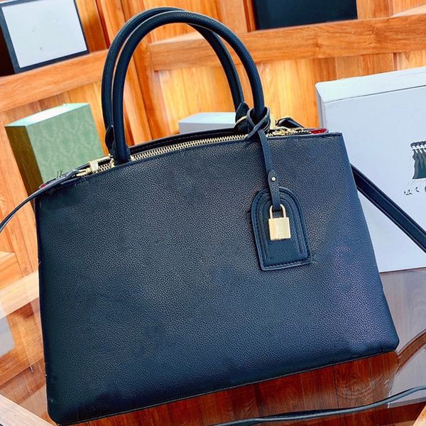 ladies tote brand bags design totes classic pattern one-shoulder messenger handbag outdoor shopping travel essential high-quality large lock
ladies tote brand bags design totes classic pattern one-shoulder messenger handbag outdoor shopping travel essential high-quality large lock