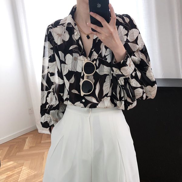 2021 summer chiffon for women new korean retro sunscreen sheer beach vacation floral blouse fashion button up shirt 8867, White
2021 summer chiffon for women new korean retro sunscreen sheer beach vacation floral blouse fashion button up shirt 8867, White