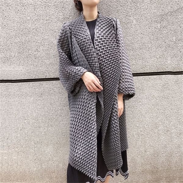 lanmrem autumn new folds pleated solid color large size loose thin long temperament windbreaker jacket female 19b-a160 201226, Tan;black
lanmrem autumn new folds pleated solid color large size loose thin long temperament windbreaker jacket female 19b-a160 201226, Tan;black