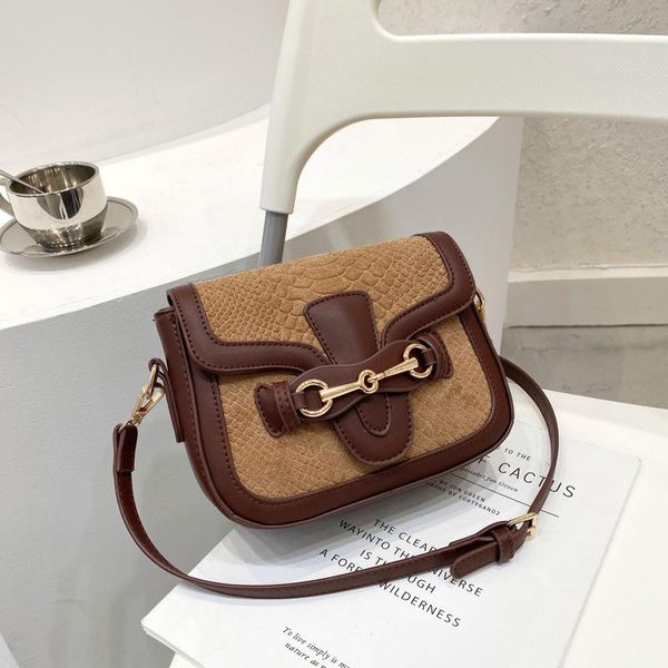2020 new retro embossed velvet half round women's net red simple one shoulder diagonal straddle bag
2020 new retro embossed velvet half round women's net red simple one shoulder diagonal straddle bag