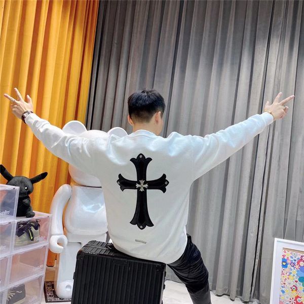 autumn and winter new fashion brand crosin embroidery horseshoe sanskrit leather cross loose round collar sweater man, Black
autumn and winter new fashion brand crosin embroidery horseshoe sanskrit leather cross loose round collar sweater man, Black