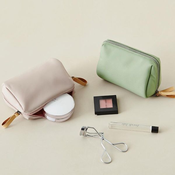 simple is in korea waterproof hand south and hand to take stereo trumpet makeup bag travel to make up a bag k4sni mukk
simple is in korea waterproof hand south and hand to take stereo trumpet makeup bag travel to make up a bag k4sni mukk