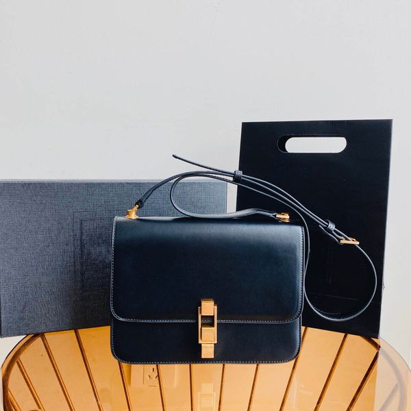 fashion leather luxury shoulder bag men and women messenger bag wallet size23..17.5..6.5cm in
fashion leather luxury shoulder bag men and women messenger bag wallet size23..17.5..6.5cm in