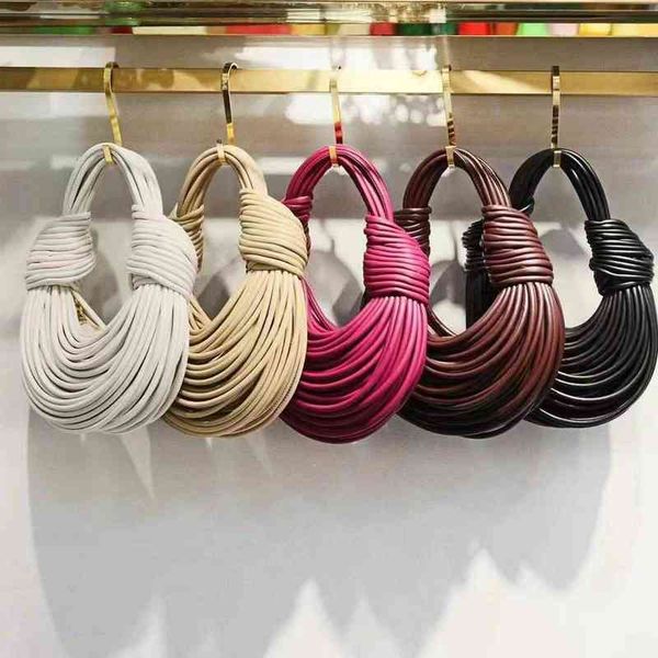 shopping bags new small capacity tote bag for women clouds fashion knot rope luxury design underarm 220310
shopping bags new small capacity tote bag for women clouds fashion knot rope luxury design underarm 220310