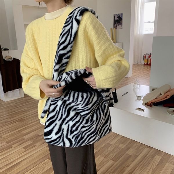 zebra pattern faux fur bags women shoulder bag large capacity winter plush crossbody messenger bag big shopper bag furry purse
zebra pattern faux fur bags women shoulder bag large capacity winter plush crossbody messenger bag big shopper bag furry purse