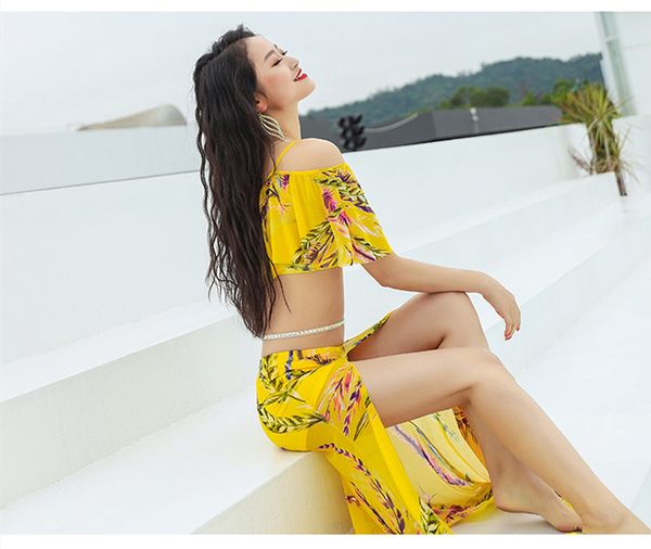 2021 spring new design feather print skirt 2 piece women belly dance costume chiffon floral blouse loose sleeve long skirt, Black;red
2021 spring new design feather print skirt 2 piece women belly dance costume chiffon floral blouse loose sleeve long skirt, Black;red