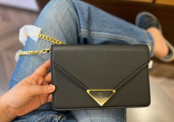 2022fashion waist bag luxury designer cross body bags women handbag men chest pack black wallet purse crossbodyp011
2022fashion waist bag luxury designer cross body bags women handbag men chest pack black wallet purse crossbodyp011