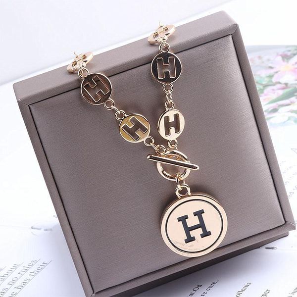 2020 new ins net red personalized letter necklace women fashion autumn and winter versatile clothing sweater chain trendsetter, Silver
2020 new ins net red personalized letter necklace women fashion autumn and winter versatile clothing sweater chain trendsetter, Silver