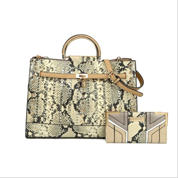 new sold fashion genuine leather women luxurys designers shoulder bag classic women handbag crossbody bag n83 
new sold fashion genuine leather women luxurys designers shoulder bag classic women handbag crossbody bag n83