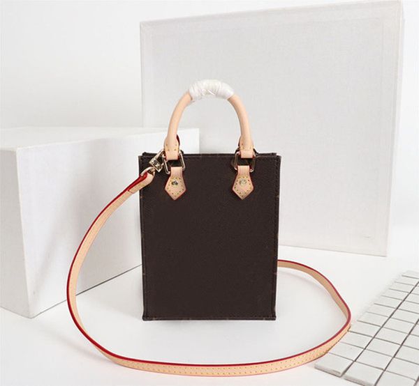 handbag fashion bags genuine leather lady handbag with letters fashion large duplex old flower
handbag fashion bags genuine leather lady handbag with letters fashion large duplex old flower
