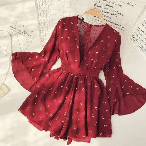 vintage bohemia playsuits women cherry printed deep v-neck high waist slim holiday beach wide-legged shorts pants jumpsuits y200422, Black;white
vintage bohemia playsuits women cherry printed deep v-neck high waist slim holiday beach wide-legged shorts pants jumpsuits y200422, Black;white