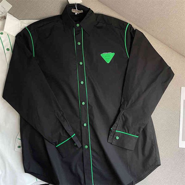 2022 early spring new bv classic green triangle stitched shirt loose bottega fashion versatile men's and women's, White;black
2022 early spring new bv classic green triangle stitched shirt loose bottega fashion versatile men's and women's, White;black