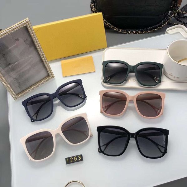 f letters womens temperament sunglasses woman summer goggle sunglasses uv400 1263 5 color highly quality with box sell, White;black
f letters womens temperament sunglasses woman summer goggle sunglasses uv400 1263 5 color highly quality with box sell, White;black