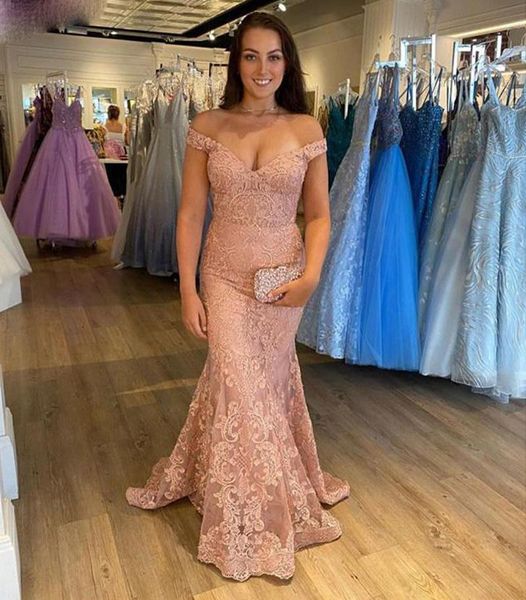 vintage off shoulder lace mermaid mother of the bride dresses 2021 with appliques sweep train formal evening party gowns, Black;red
vintage off shoulder lace mermaid mother of the bride dresses 2021 with appliques sweep train formal evening party gowns, Black;red