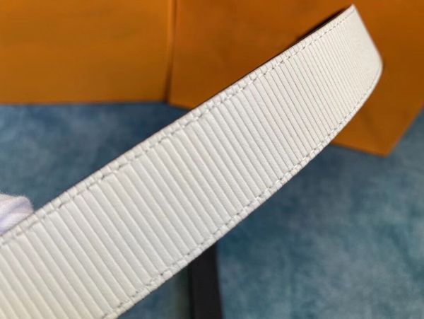 width 25mm double-sided calfskin horizontal stripes black and white double-sided with exquisite shell texture buckle 001, Black;brown
width 25mm double-sided calfskin horizontal stripes black and white double-sided with exquisite shell texture buckle 001, Black;brown