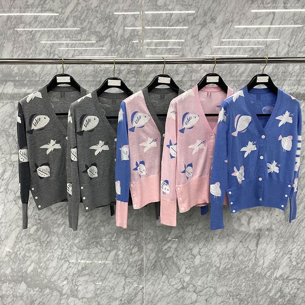 spring 2021 new tb four bar stripe british style contrast butterfly fish pattern wool knitted cardigan women's fashion, White;black
spring 2021 new tb four bar stripe british style contrast butterfly fish pattern wool knitted cardigan women's fashion, White;black