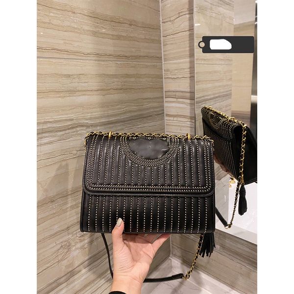 outlet rivet chain bag large torrika simple leisure one shoulder messenger bag valentine's day luxuryss designerss yw
outlet rivet chain bag large torrika simple leisure one shoulder messenger bag valentine's day luxuryss designerss yw