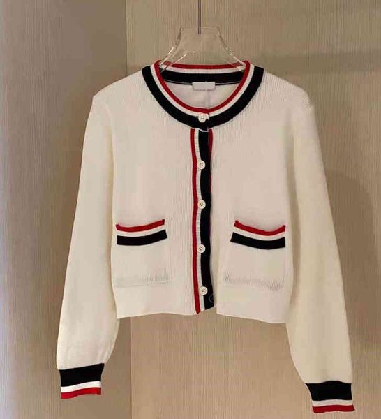 2022 factory wholesale new high version autumn simple fresh college style sweet soft comfortable fashion women's cardigan, White
2022 factory wholesale new high version autumn simple fresh college style sweet soft comfortable fashion women's cardigan, White