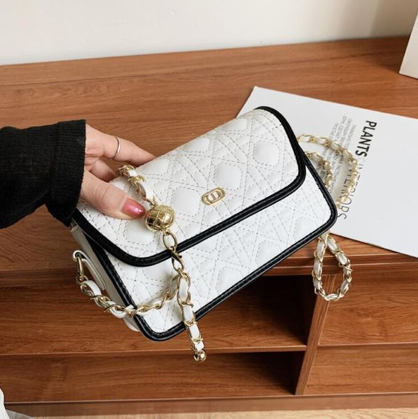 high-quality woman diamond chain bag fashion luxury designer simplicity handbag one-shoulder bale messenger small square bags, Black;red
high-quality woman diamond chain bag fashion luxury designer simplicity handbag one-shoulder bale messenger small square bags, Black;red