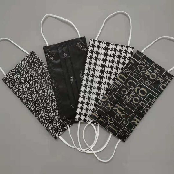 disposable protective mask three-layer meltblown cloth black lattice letter cat factory batch
disposable protective mask three-layer meltblown cloth black lattice letter cat factory batch