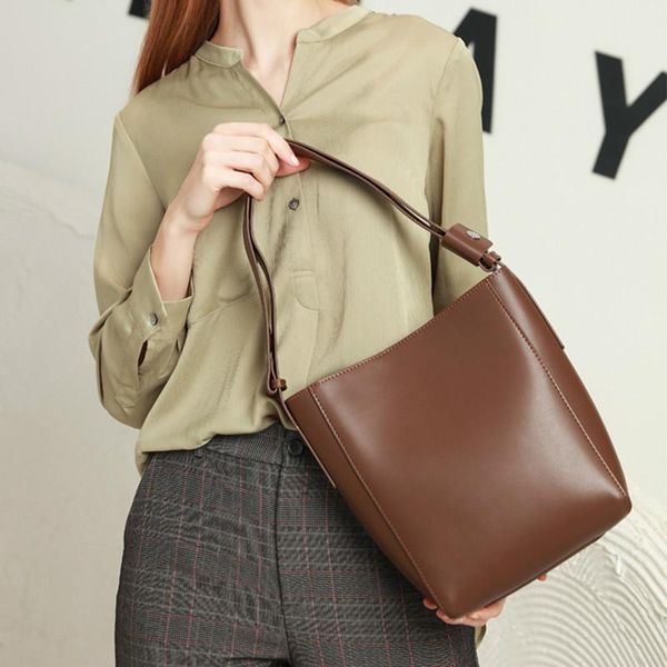 shoulder bags 2021 niche design leather female bag color matching portable diagonal cowhide bucket messenger
shoulder bags 2021 niche design leather female bag color matching portable diagonal cowhide bucket messenger