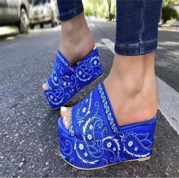 2021 spring/summer women new high-heeled thick-soled casual all-match graffiti style slippers large size outdoor beach sandals, Black
2021 spring/summer women new high-heeled thick-soled casual all-match graffiti style slippers large size outdoor beach sandals, Black