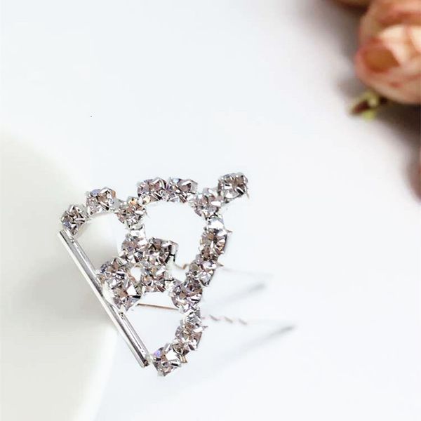 u-shaped diamond children's pin bride plate performance crown love hair ornament, Golden;silver
u-shaped diamond children's pin bride plate performance crown love hair ornament, Golden;silver